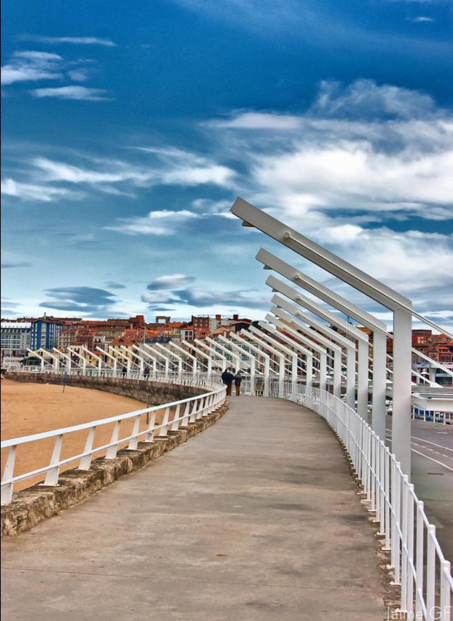 Apto. Vista Playa Poniente Gijon Luaran gambar